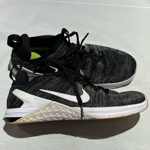 Nike Women's Metcon DSX Flyknit 2 Black White Oreo Shoes Size 10 - Picture 3 of 13